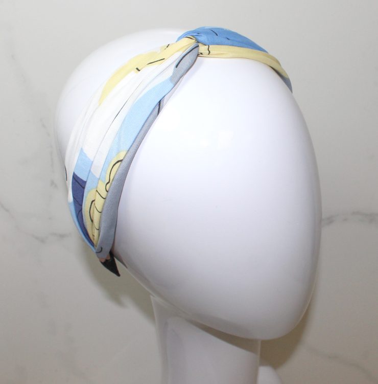 A photo of the Knot Headband product
