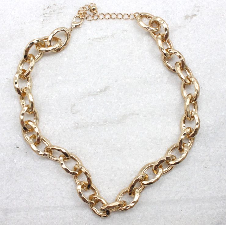 A photo of the Gold Chain Link Necklace product