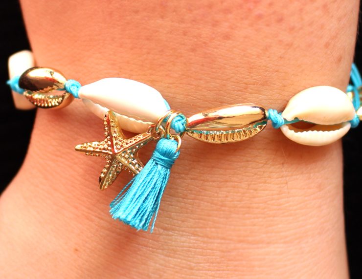 A photo of the Lei Bracelet product