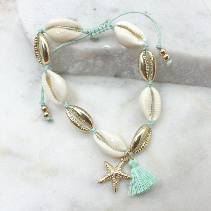 A photo of the Lei Bracelet product