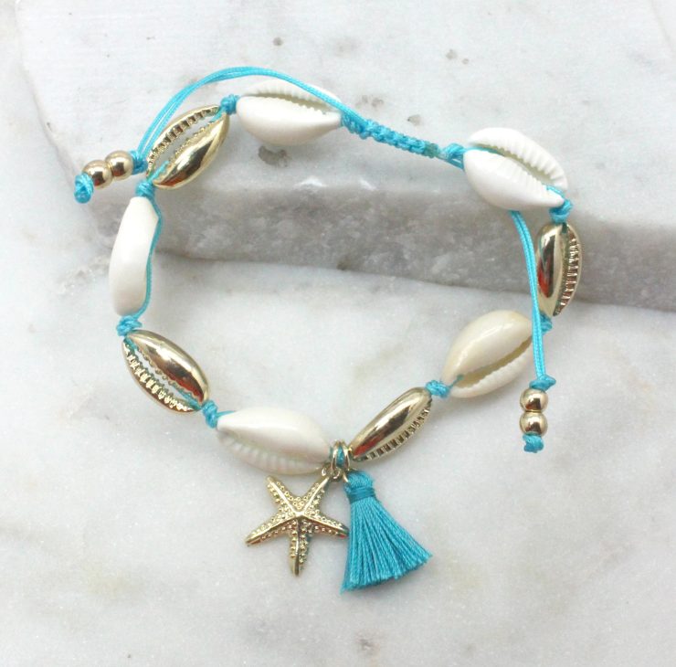 A photo of the Lei Bracelet product
