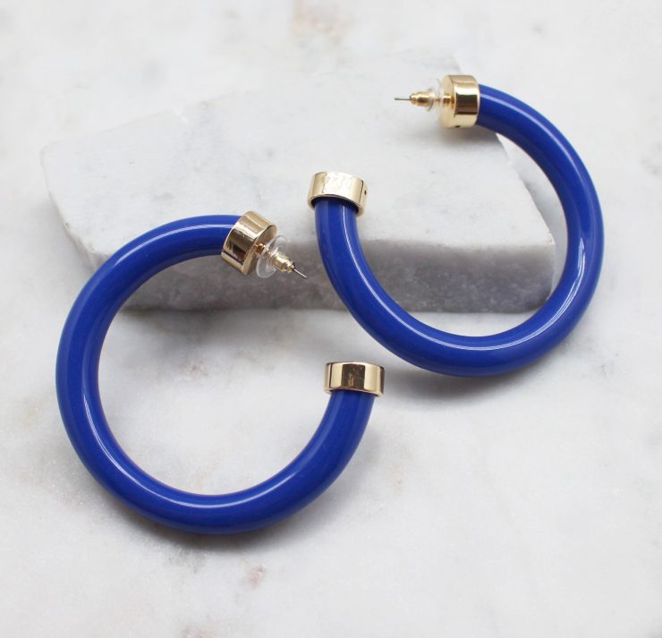 A photo of the Circle Up Hoop Earrings product