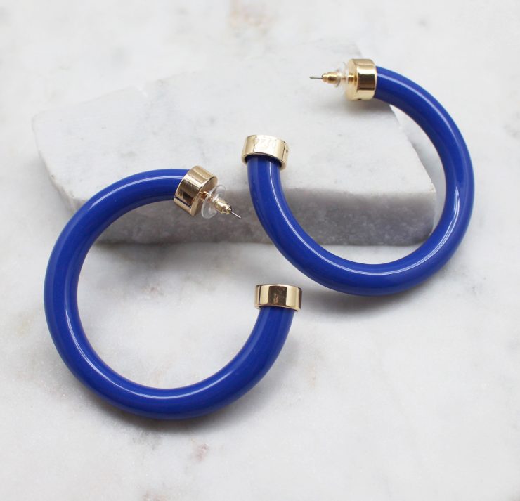 A photo of the Circle Up Hoop Earrings product