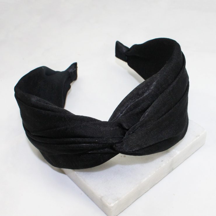 A photo of the Black Twist Headband product