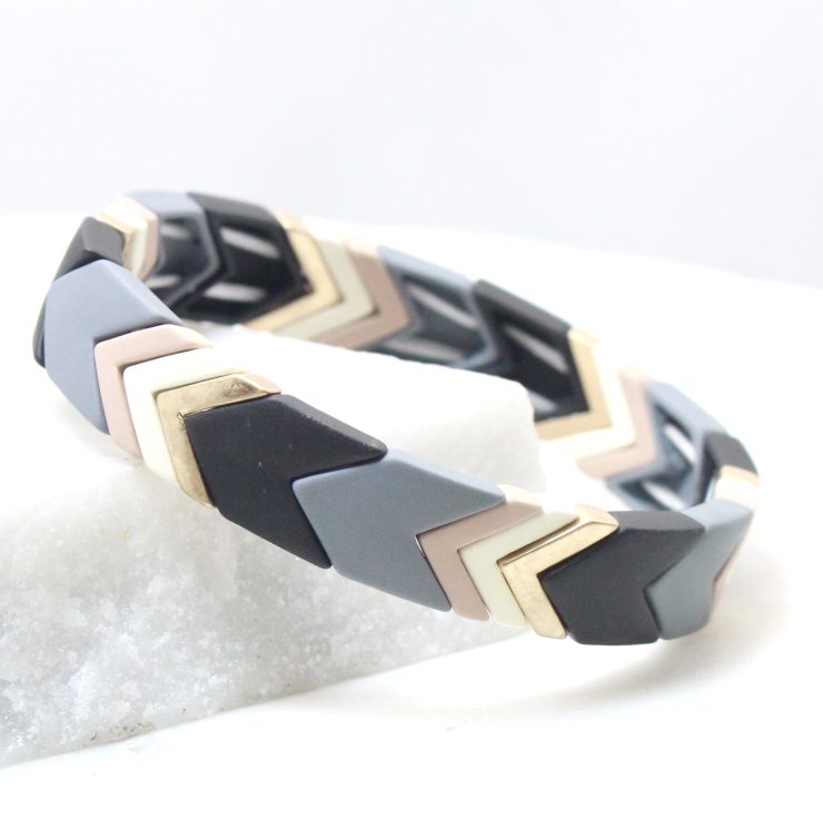 A photo of the Chevron Color Block Bracelet product