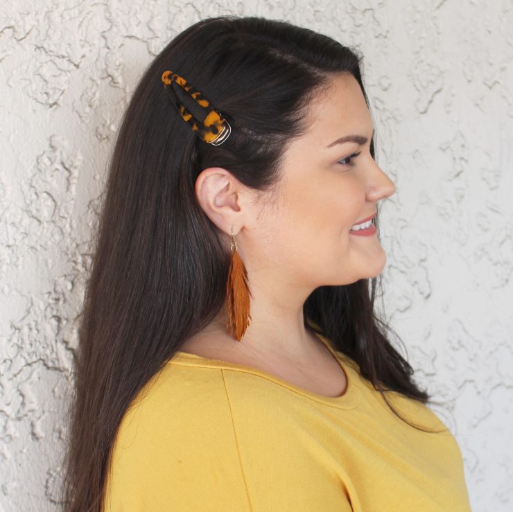 A photo of the Tortoise Shell Hair Clip product