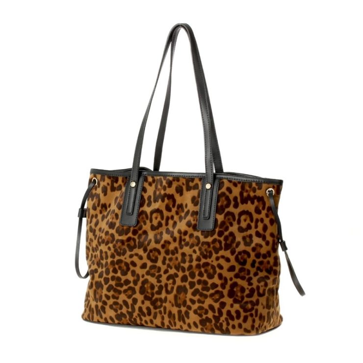 A photo of the Geri Shopper Tote in Leopard product