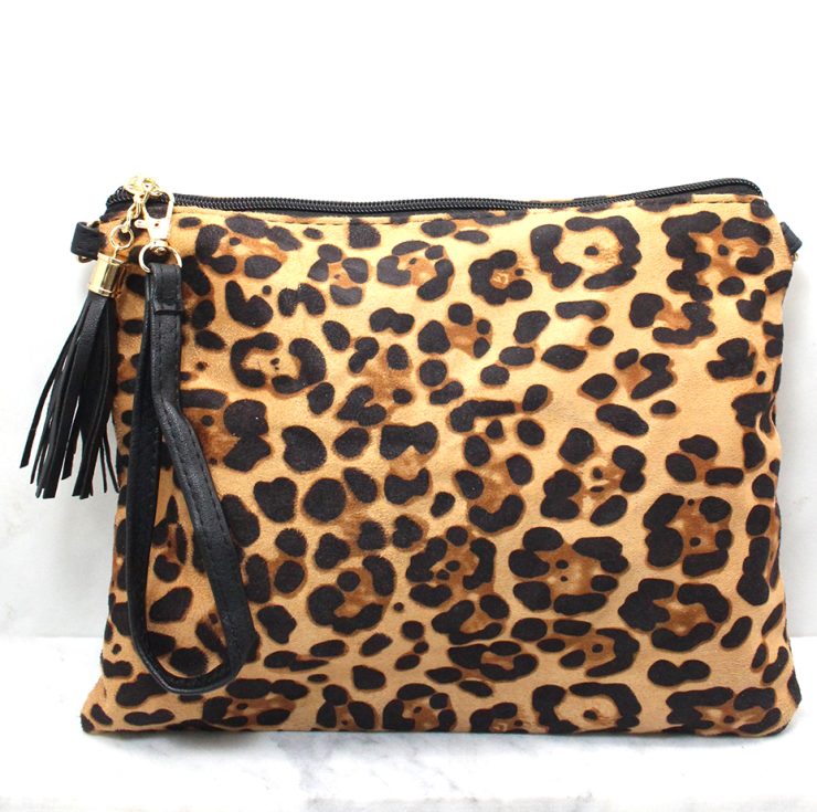 A photo of the Leopard Cross Body Purse product