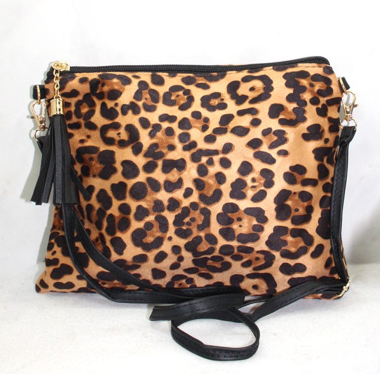 A photo of the Leopard Cross Body Purse product