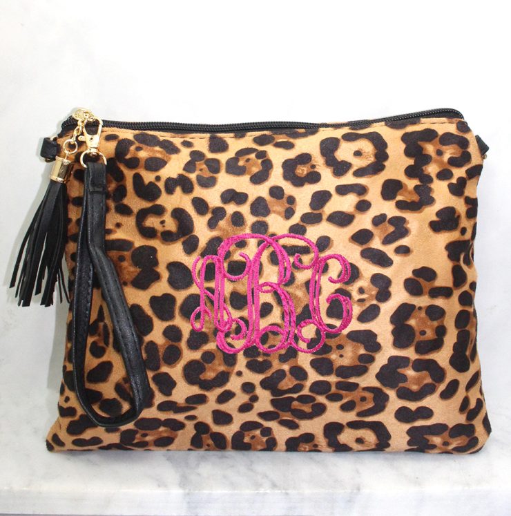 A photo of the Leopard Cross Body Purse product