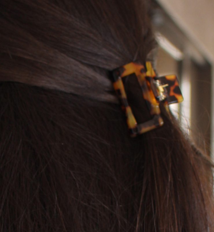 A photo of the Tortoise Shell Claw Clip product