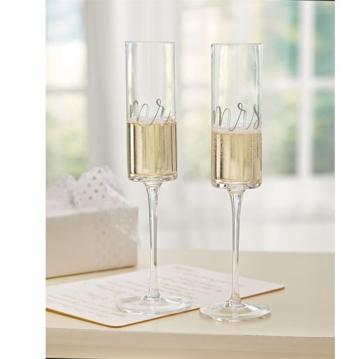 A photo of the Wedding Champagne Set product