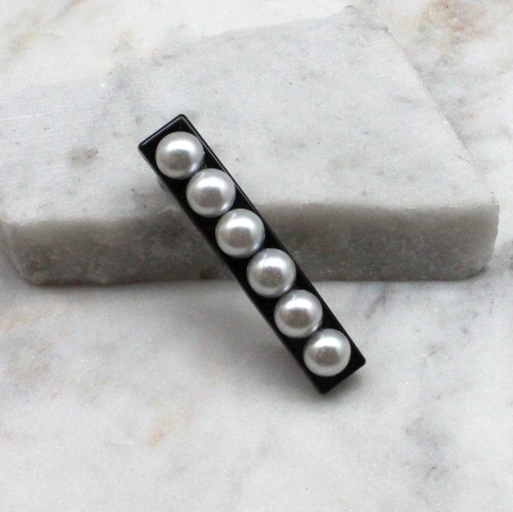 A photo of the Pearl Barrette product