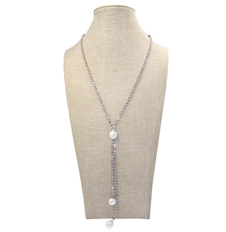 A photo of the Pearla Necklace product