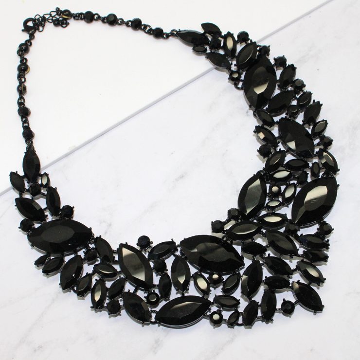 A photo of the Glam Up Necklace product