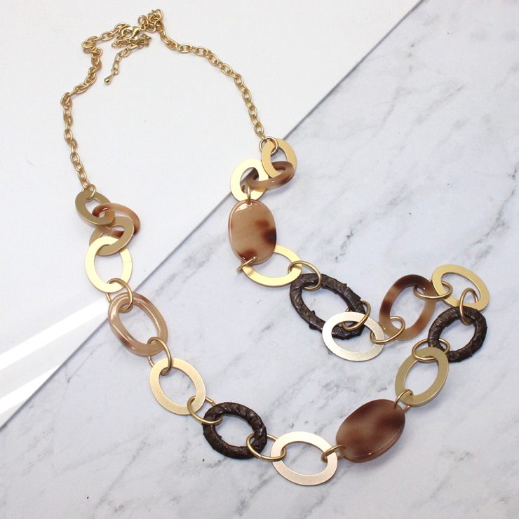 A photo of the Alia Necklace product