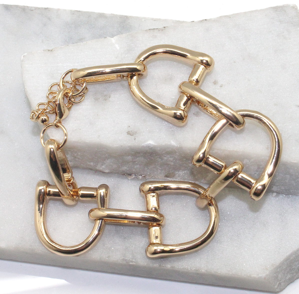 Chain Link Bracelet in Gold - Best of Everything | Online Shopping