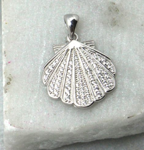 A photo of the Scallop Pendant product