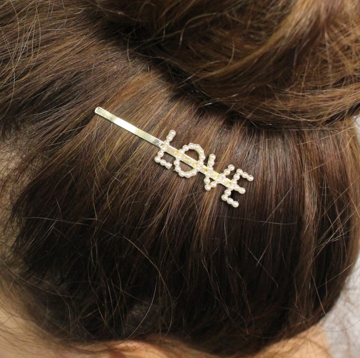 A photo of the Love Pearl Hair Pin product