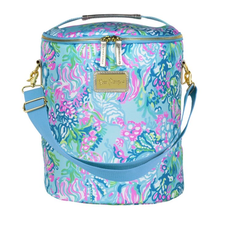 A photo of the Lilly Pulitzer Beach Cooler in Aqua La Vista product