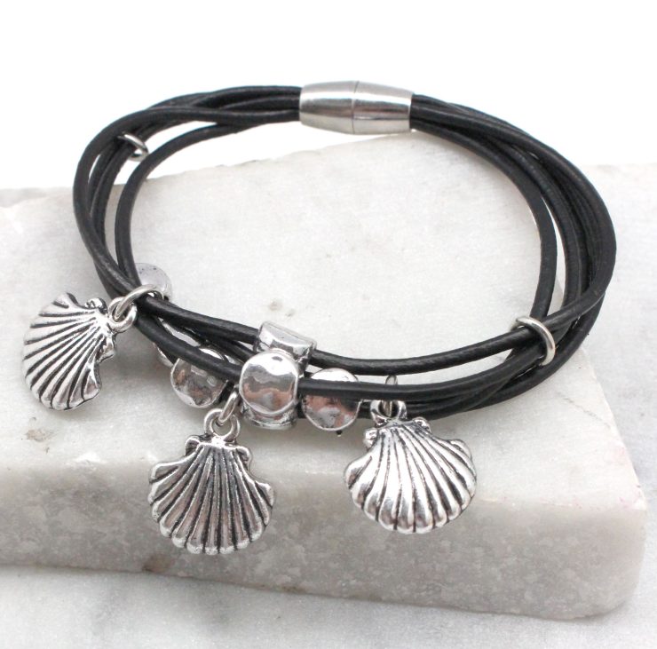 A photo of the Little Shells Bracelet product