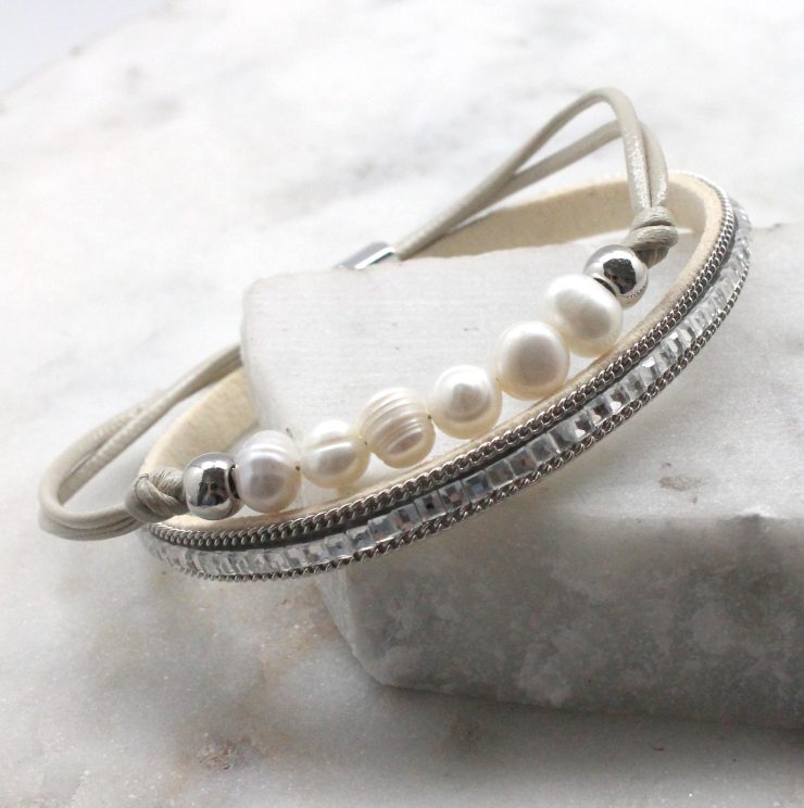 A photo of the Pearly Bracelet product