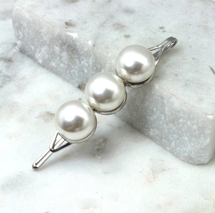 A photo of the Pearl Hair Pin product