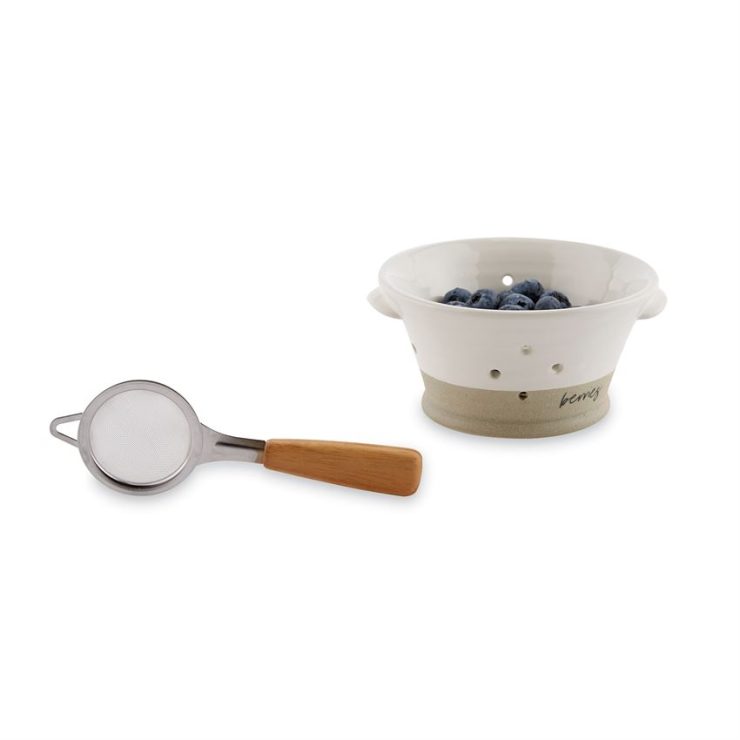 A photo of the Stoneware Berry Bowl Set product