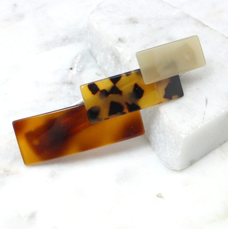 A photo of the Tortoiseshell Abstract Barette product