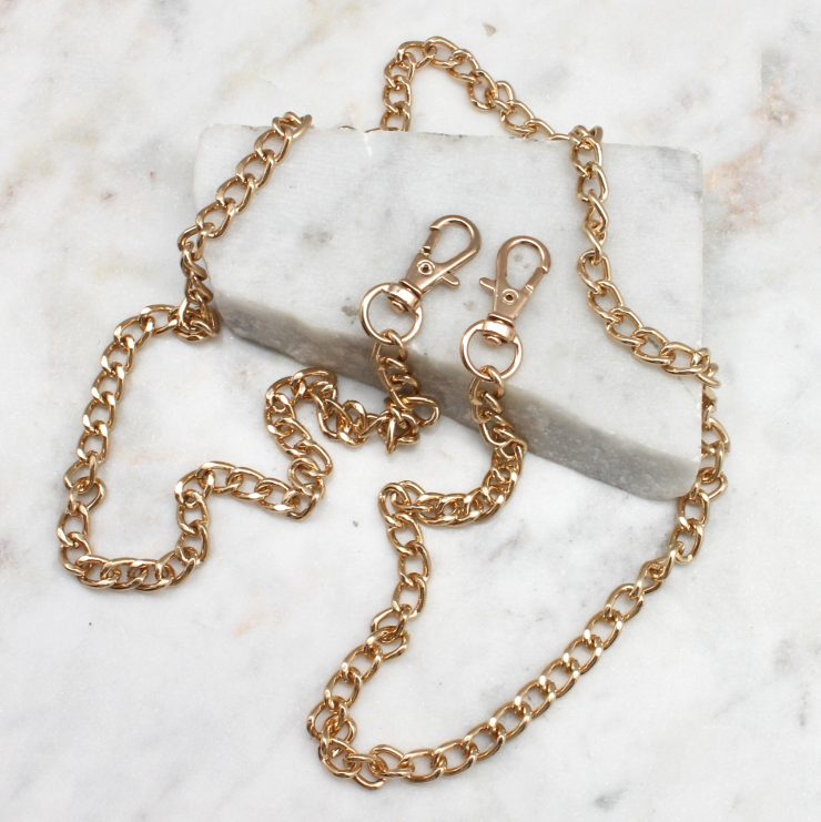 A photo of the Gold Link Mask Chain product