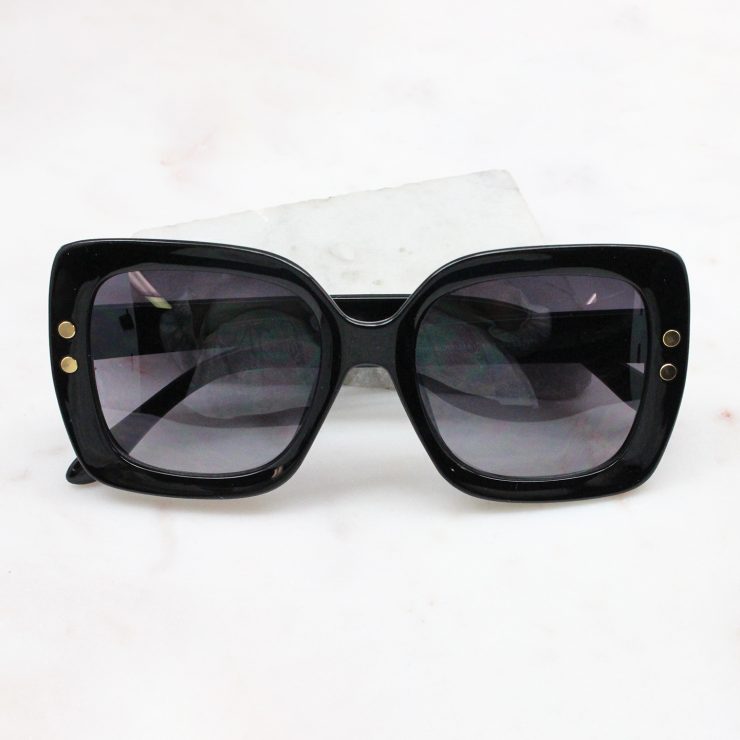 A photo of the Shade Seeker Sunglasses In Black product