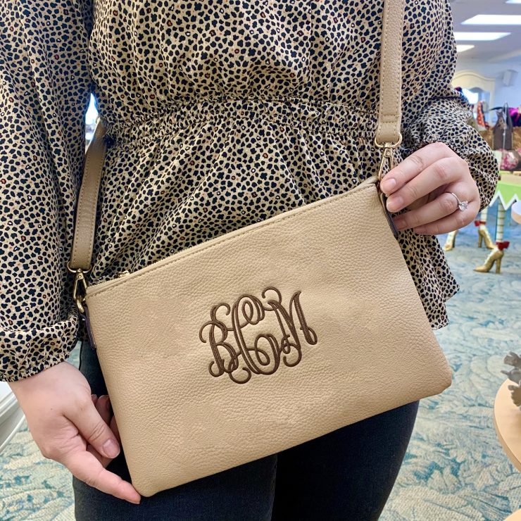 A photo of the Kendal Crossbody/Wristlet product