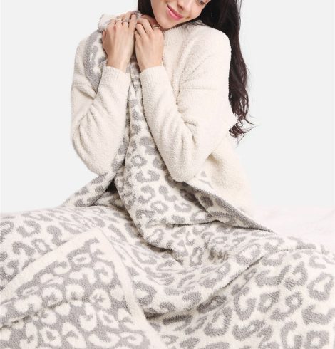 A photo of the Leopard Comfy Luxe Blanket product