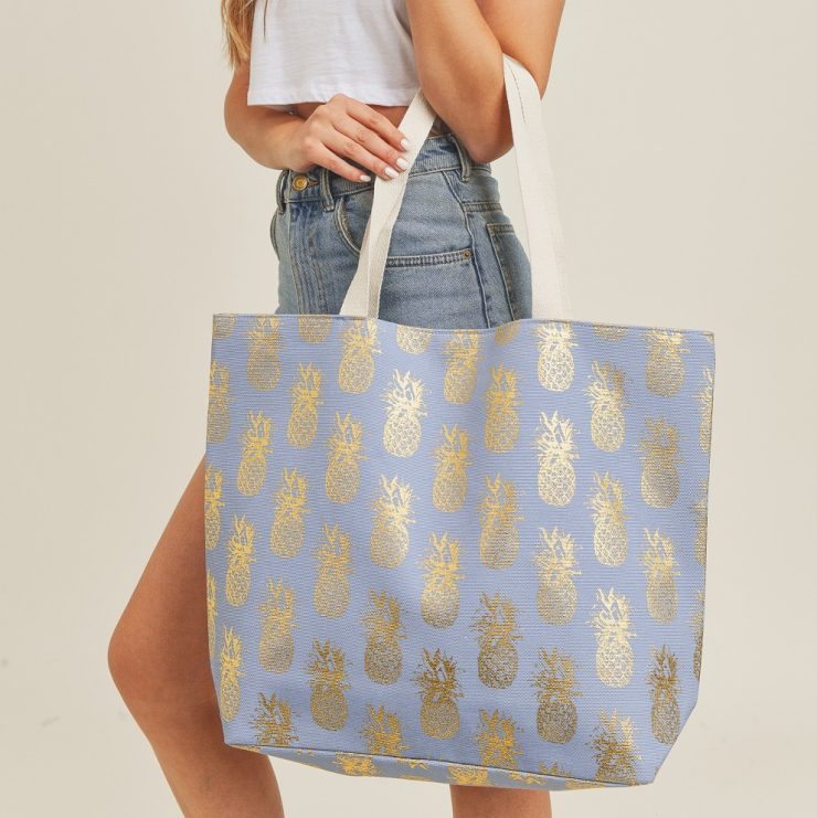 A photo of the Pineapple Tote In Blue product