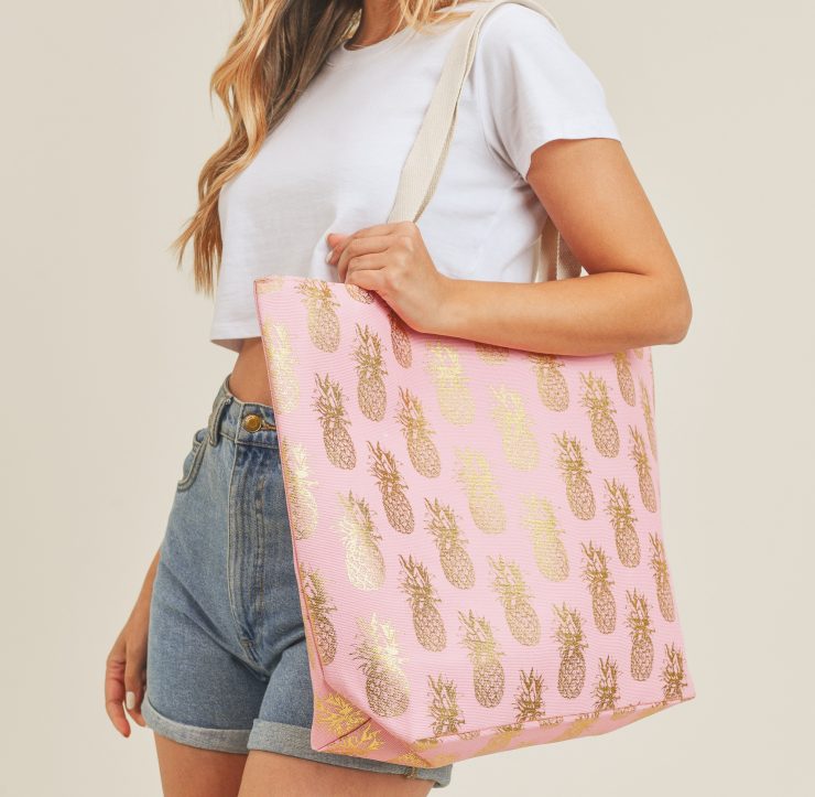 A photo of the Sea Turtle Tote In Light Pink product