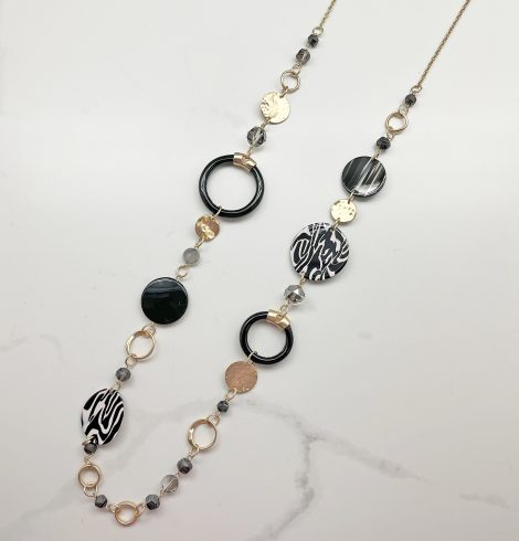 A photo of the Ezra Necklace product