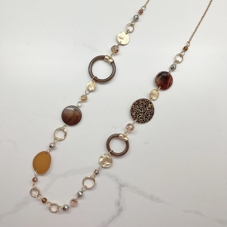 A photo of the Willow Necklace product