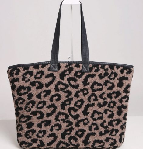 A photo of the Leopard Comfy Luxe Tote In Coffee product