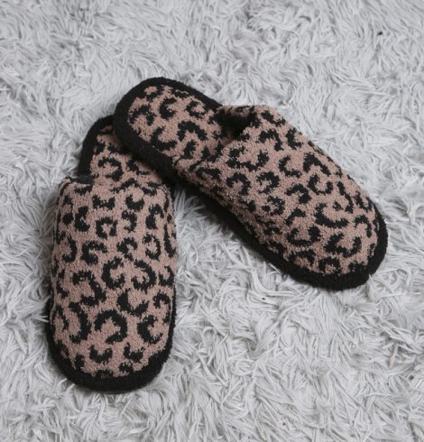 A photo of the Leopard Comfy Luxe Slippers In Coffee product