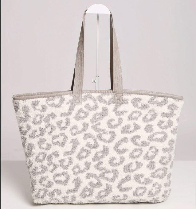 A photo of the Leopard Comfy Luxe Tote In Grey product