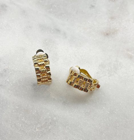A photo of the Link Clip Earrings In Gold product