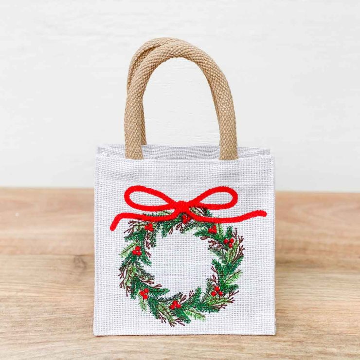 A photo of the Wreath Petite Gift Tote product