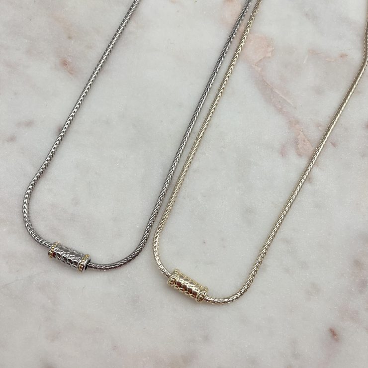 A photo of the Magnetic Chain Necklace product