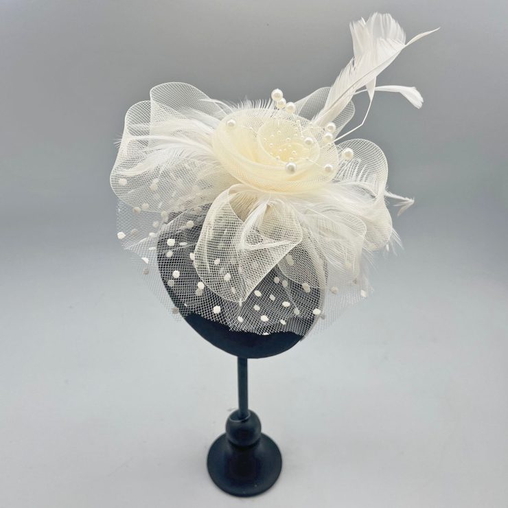 A photo of the Serena Fascinator in Cream product